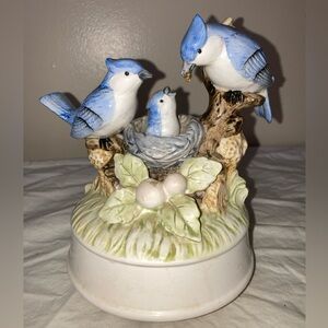 BLUE JAYS Music Box Feeding Baby in Nest Plays “Feelings” WORKS Vtg (HTF Baby)